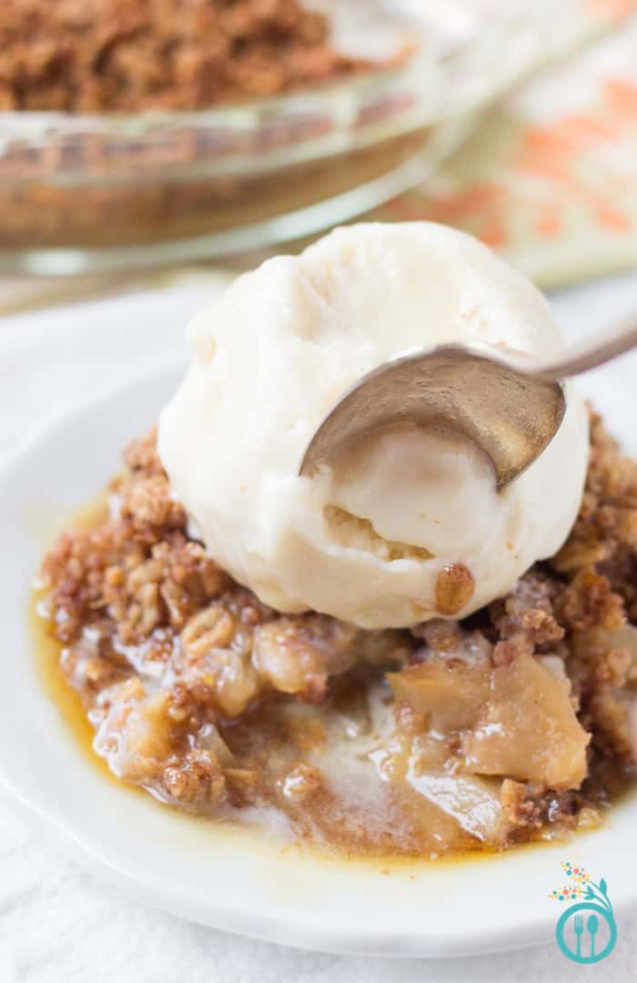 Healthy Quinoa Apple Crisp (gluten-free & vegan) - a decadent dessert that's totally healthy enough to enjoy for breakfast!