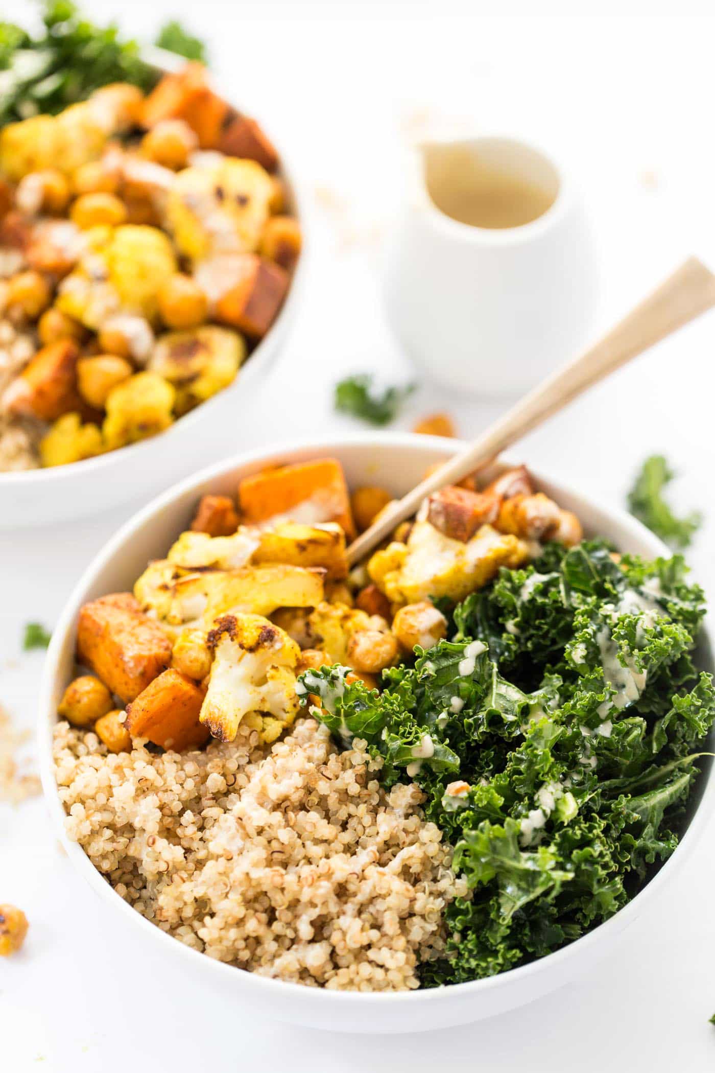 These HEALTHY curry roasted vegetable quinoa bowls are the perfect meal - easy to make, packed with protein and filled with amazing veggies!
