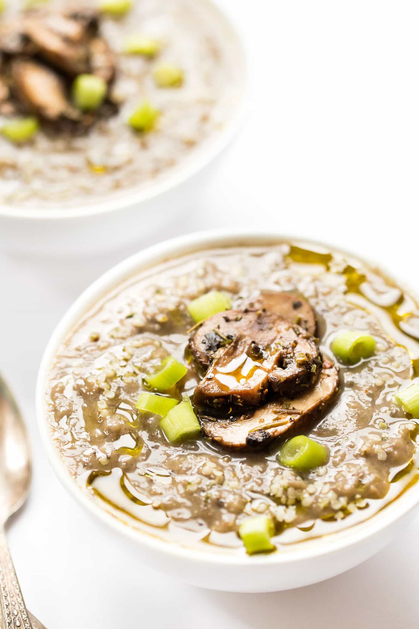 This HEALTHY White Bean & Mushroom Soup is super easy to make, has the perfect creamy texture and is packed with Italian-inspired flavors! [vegan]