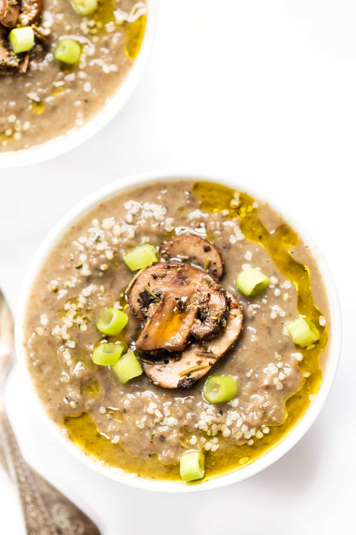 This HEALTHY White Bean & Mushroom Soup is super easy to make, has the perfect creamy texture and is packed with Italian-inspired flavors! [vegan]