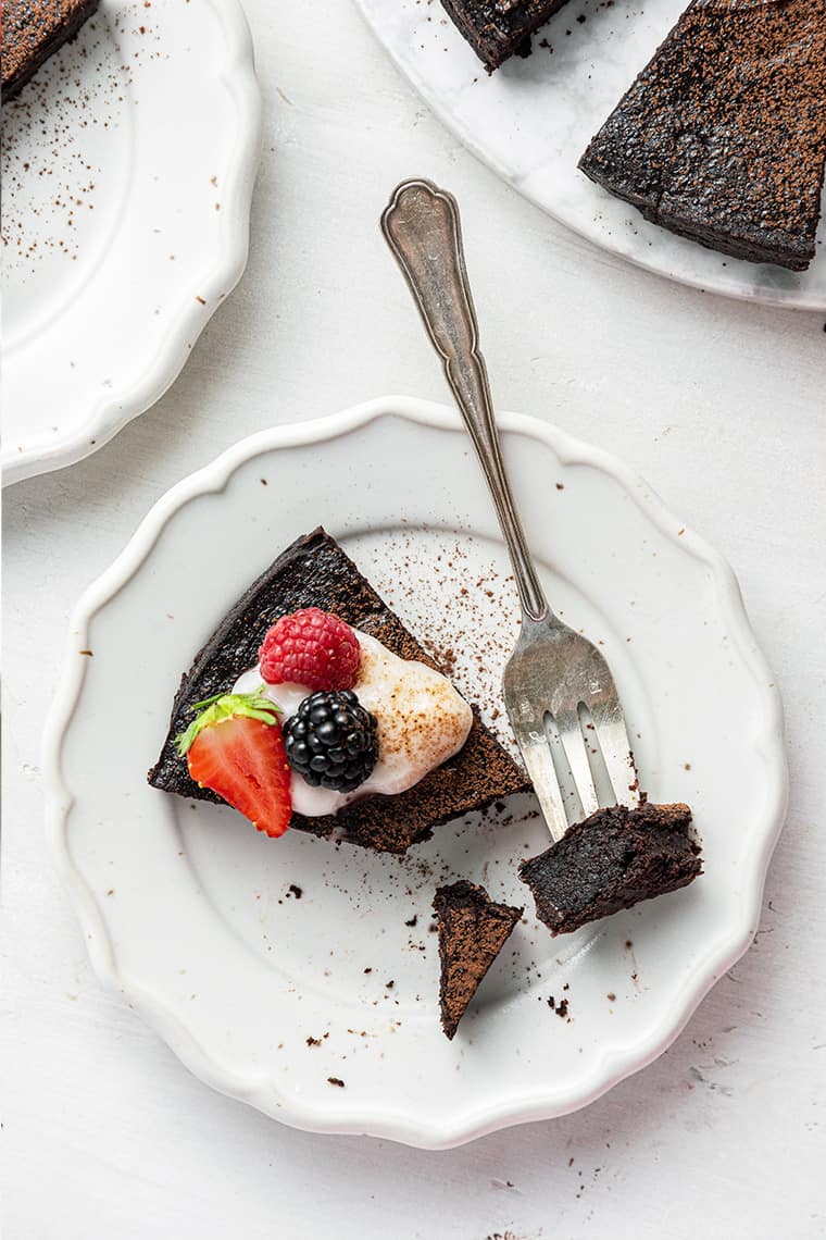 Flourless Quinoa Chocolate Cake Recipe Simply Quinoa
