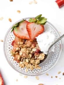 balsamic strawberry & rhubarb crisp with a health oatmeal topping