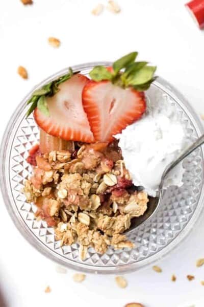 balsamic strawberry & rhubarb crisp with a health oatmeal topping