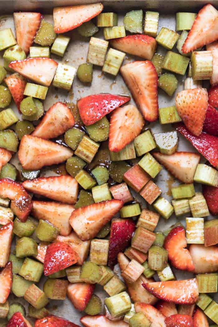 how to make the perfect strawberry rhubarb crisp