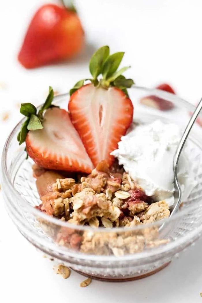 balsamic strawberry & rhubarb crisp with a health oatmeal topping