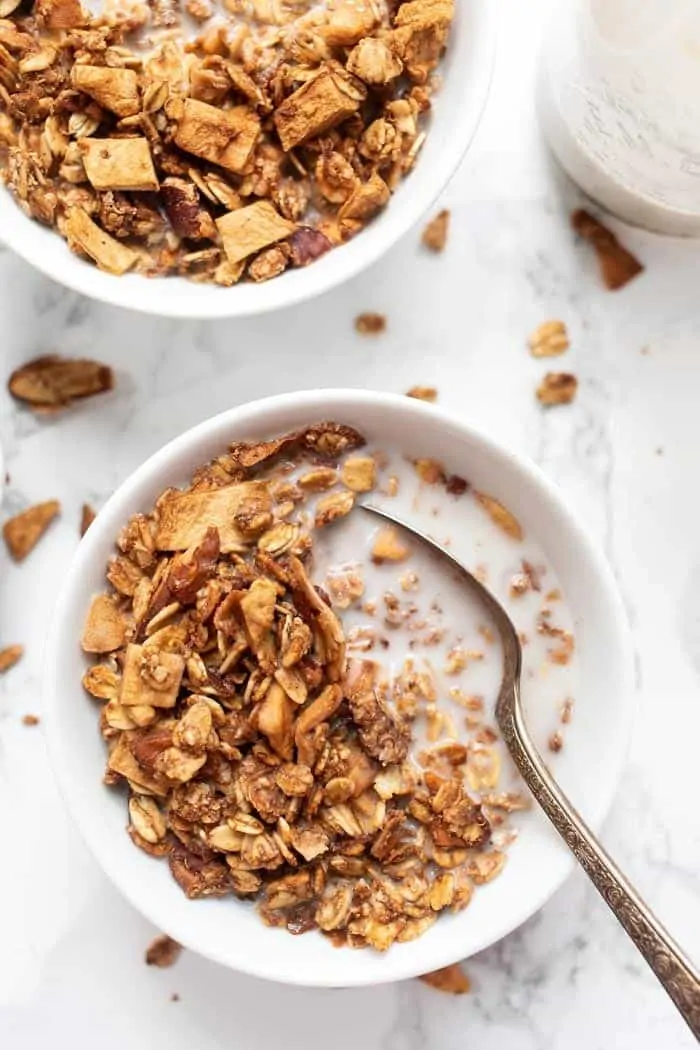 Healthy Apple Cinnamon Quinoa Granola Recipe