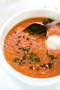 Roasted Red Pepper + Tomato Quinoa Soup -- ready in 30 minutes, hearty, healthy and delicious! [vegan + gluten-free]
