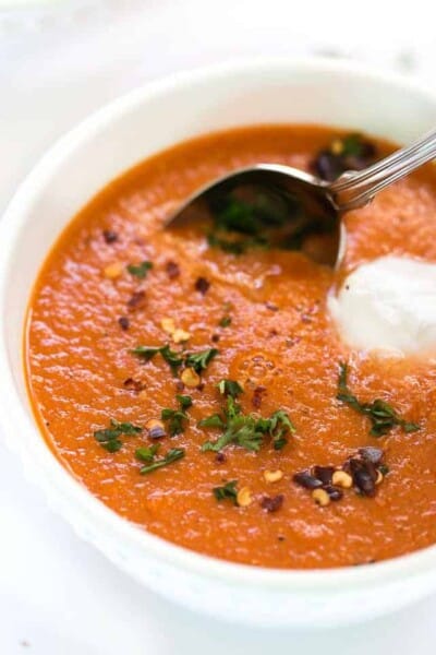 Roasted Red Pepper + Tomato Quinoa Soup -- ready in 30 minutes, hearty, healthy and delicious! [vegan + gluten-free]