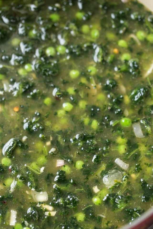 healthy green detox soup with spinach and kale