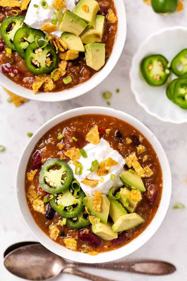 Easiest Slow Cooker Vegetarian Chili [with Quinoa!] Simply Quinoa