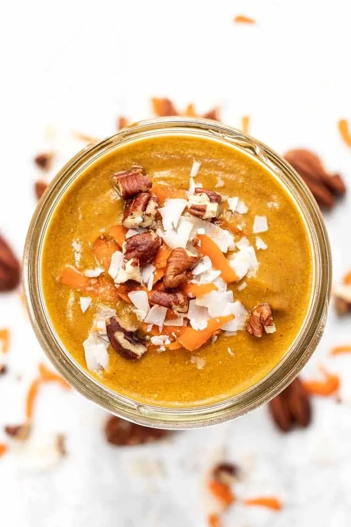 Easy Fall Smoothie that Tastes Like Carrot Cake