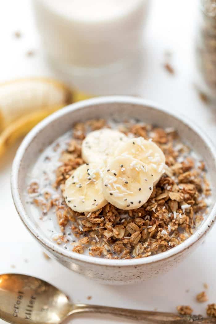 peanut butter banana quinoa granola is the best vegan granola recipe