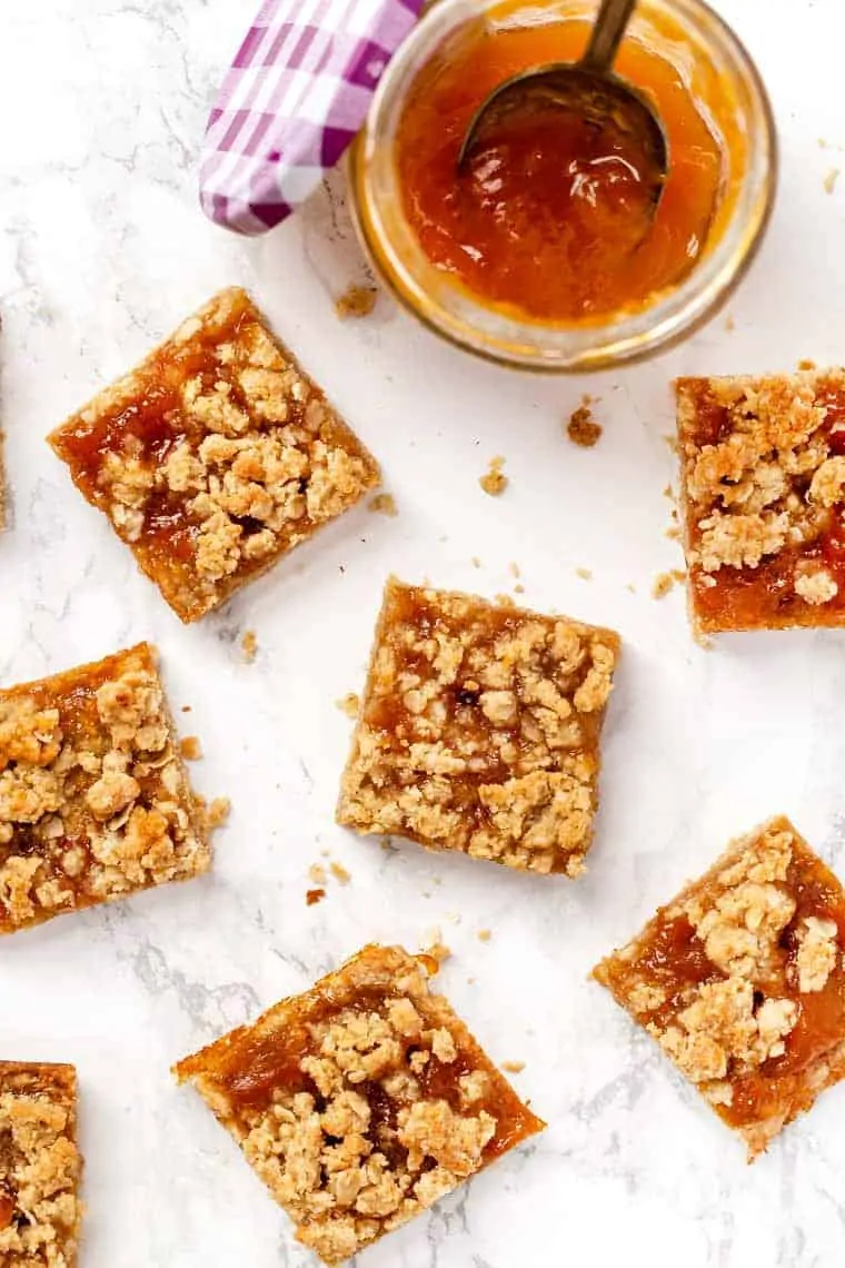 Healthy Apricot Bars with Oatmeal Crumble