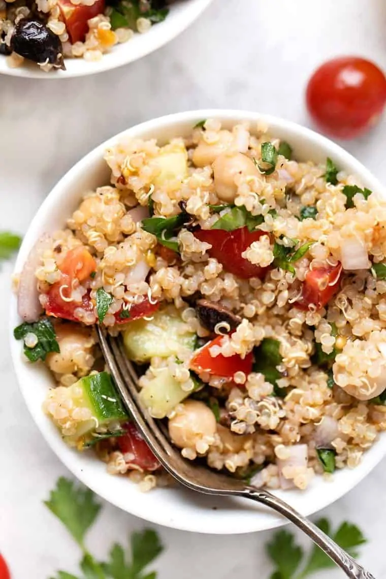 Quinoa Greek Salad with Chickpeas