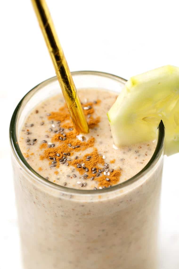 Healthy Pear Smoothie with Cucumber