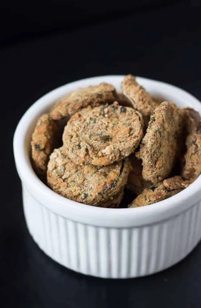 Gluten-Free Baked Eggplant Parmesan Crisps - recipe from Simply Quinoa (www.simplyquinoa.com) 