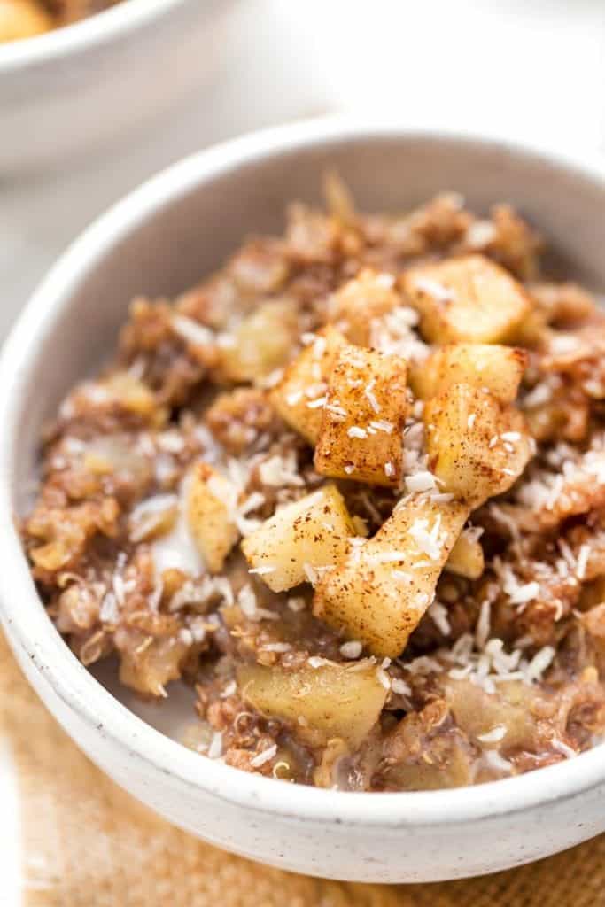 simple quinoa breakfast recipe with apples and cinnamon