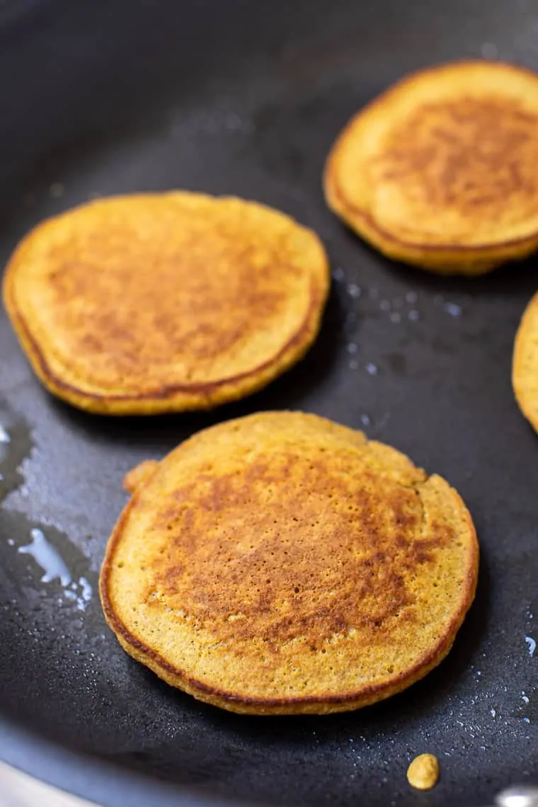 How to Make Pumpkin Pancakes