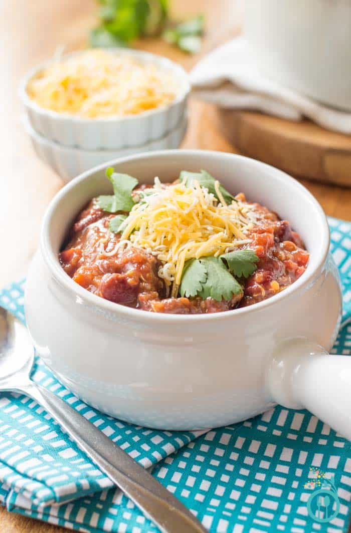 Slow Cooker Vegetarian Quinoa Chili - spicy, flavorful and EASY!