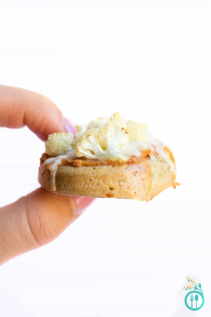 buffalo-quinoa-pizza-bites-13