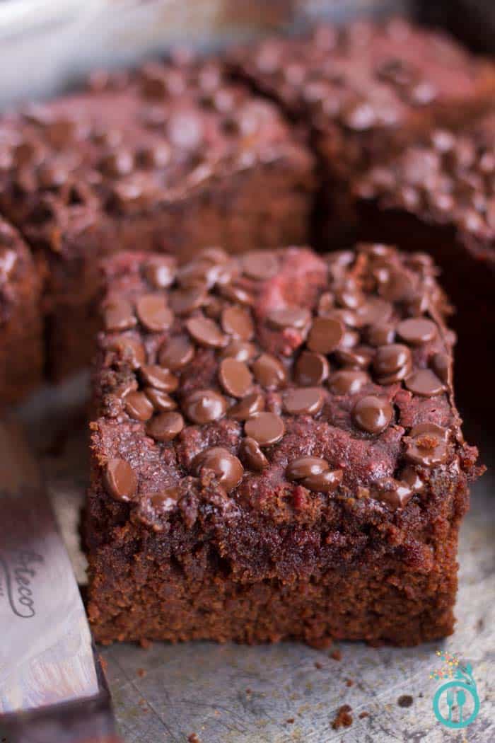 healthy-red-velvet-brownies-with-quinoa
