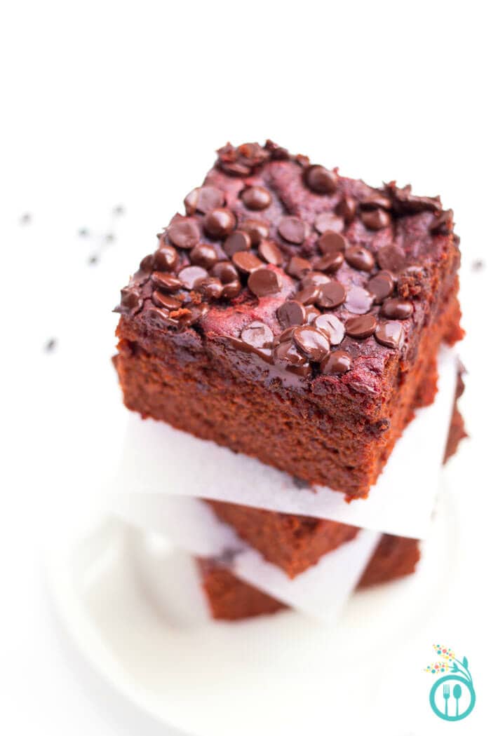 healthy-red-velvet-quinoa-brownies-8