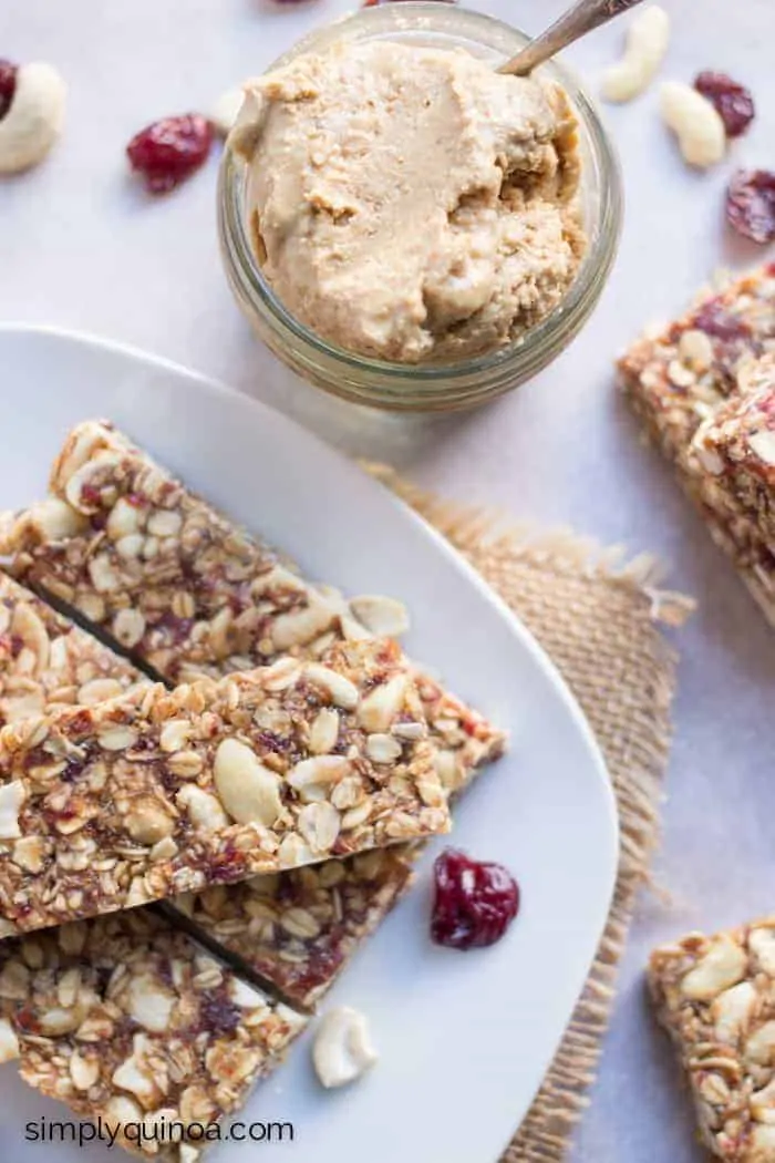 Healthy Cashew-Cherry Quinoa Granola Bars - made with all natural ingredients, gluten-free + vegan!