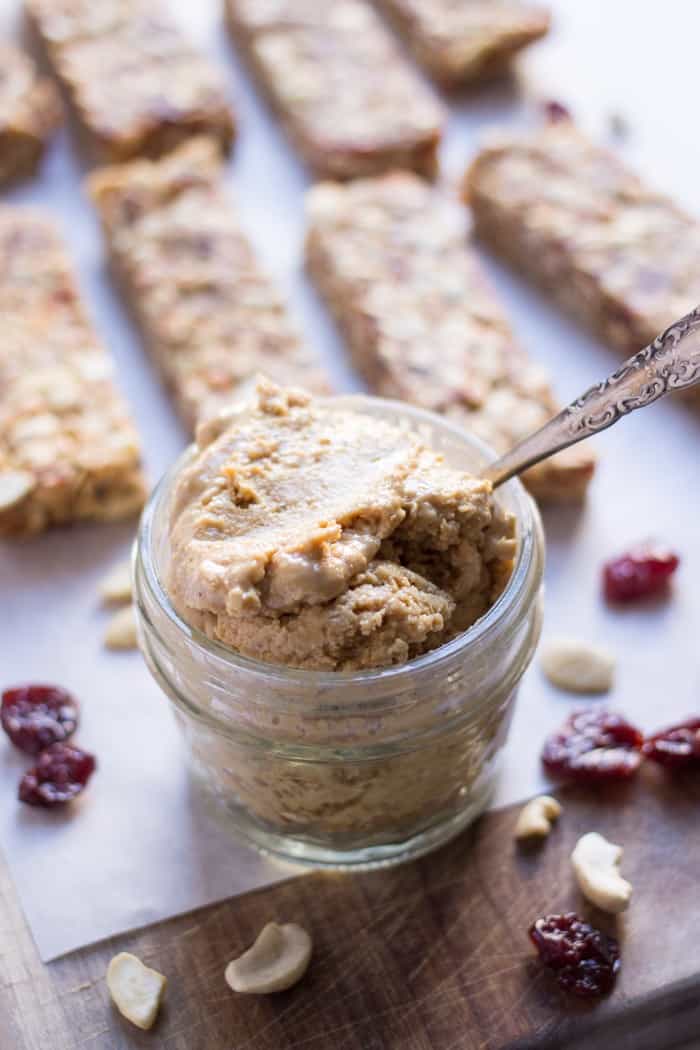 Healthy Cashew-Cherry Quinoa Granola Bars - made with all natural ingredients, gluten-free + vegan!
