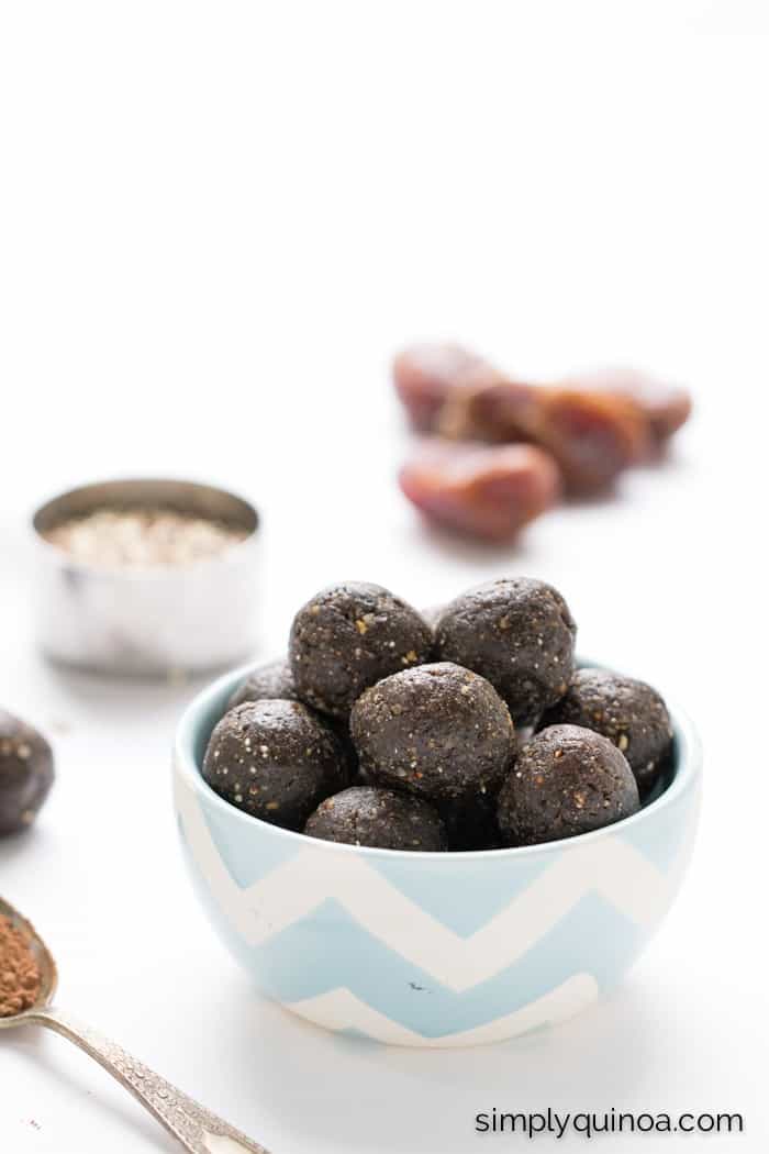 Chocolate Brownie Energy Bites made gluten-free & vegan PLUS with loads of other superfoods | simplyquinoa.com