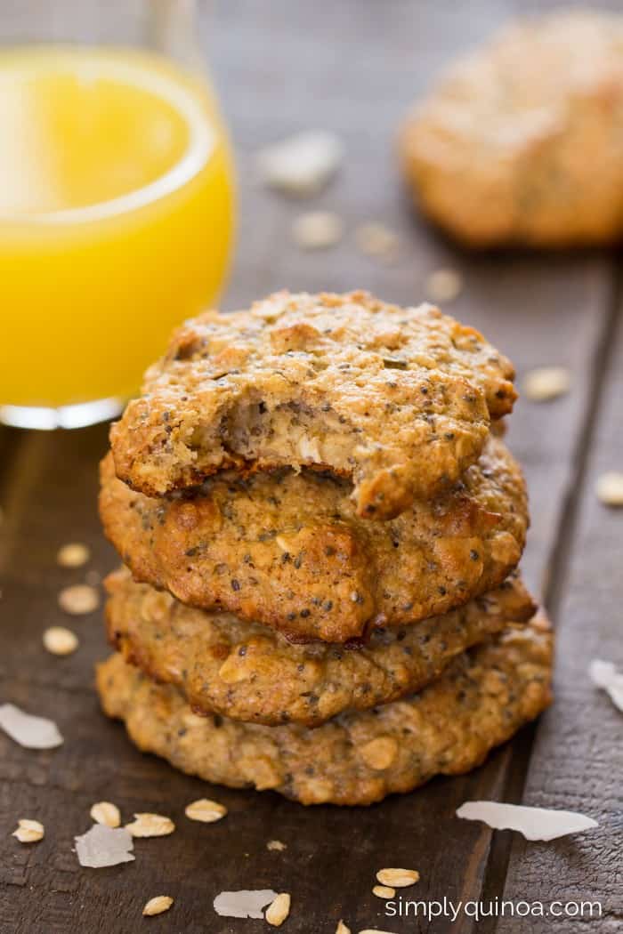 Toasted Coconut Quinoa Breakfast Cookies - these flourless cookies are packed with fiber, naturally sweetened and are gluten-free!