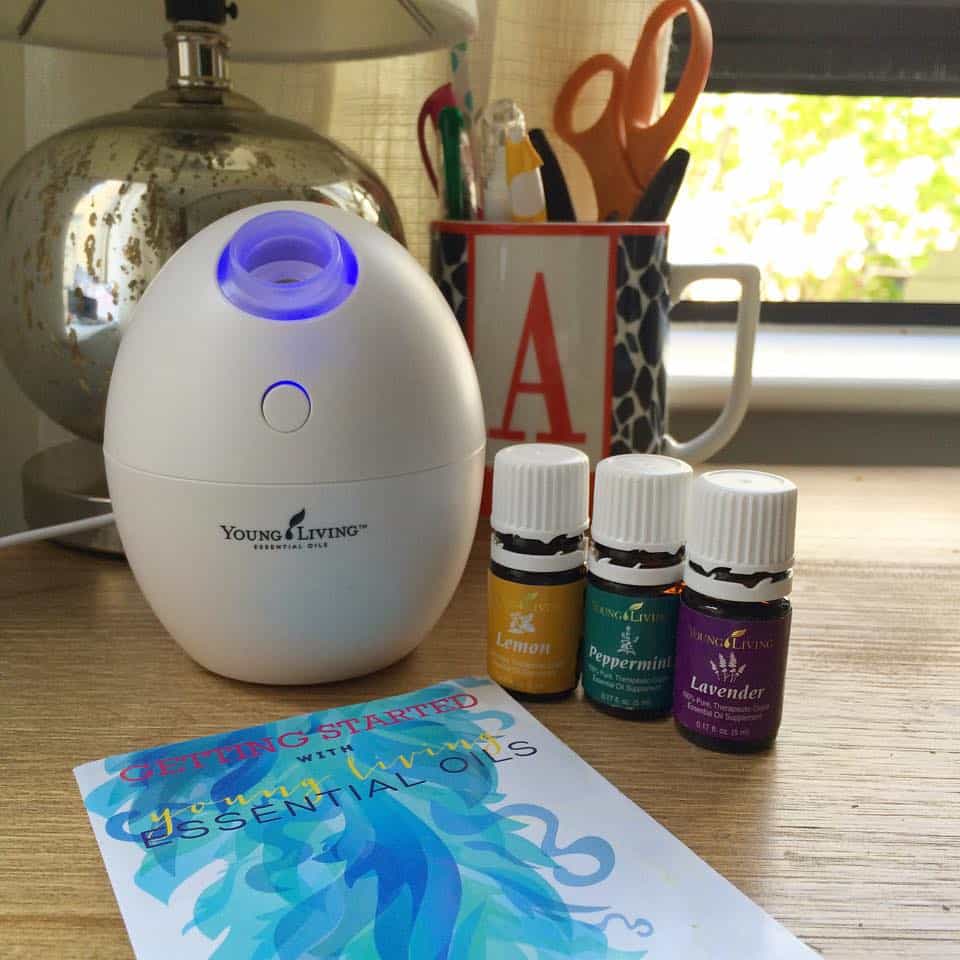 Diffusing Essential Oils - the Allergy Trio - for seasonal allergy relief || simplyquinoa.com