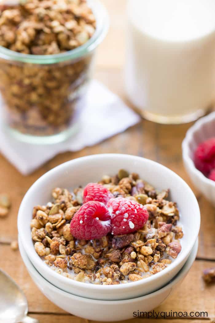 Vegan Coconut Oil Quinoa Granola || perfectly sweet, filled with quinoa, oats and pecans and a faint hint of coconut || simplyquinoa.com