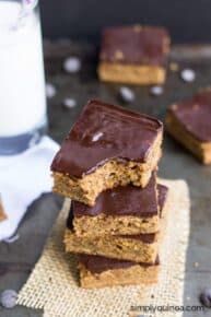 Vegan Peanut Butter Quinoa Bars are a healthy and delicious way to indulge | simplyquinoa.com | gluten-free + vegan