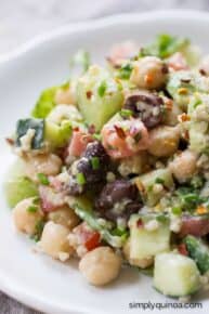 Delicious Chopped Quinoa Salad tossed with a creamy Chive-Tahini Dressing | recipe on simplyquinoa.com