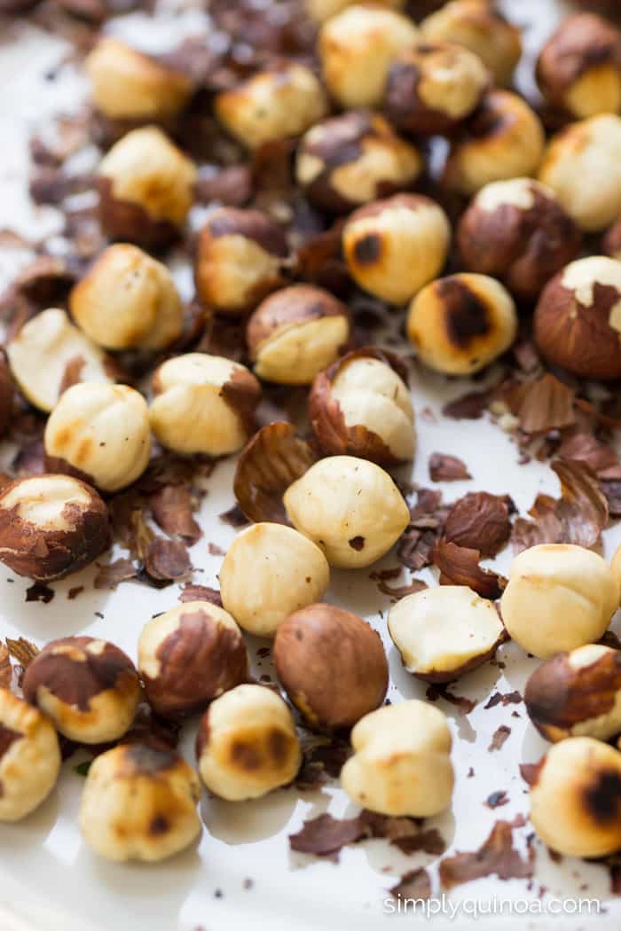 How to roast the perfect hazelnuts for a healthy quinoa salad | recipe on simplyquinoa.com