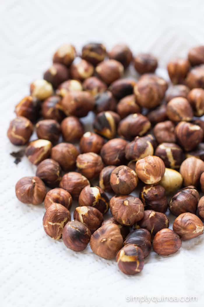 How to roast the perfect hazelnuts for a healthy quinoa salad | recipe on simplyquinoa.com