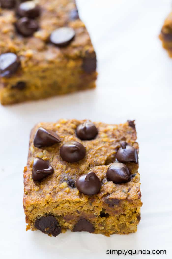 Pumpkin Chocolate Chip Quinoa Bars made with chickpeas, hemp hearts and quinoa! | recipe on simplyquinoa.com