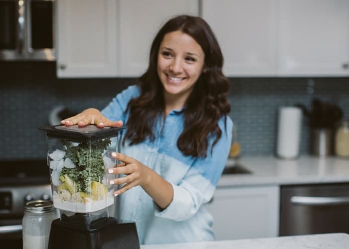 Alyssa Rimmer of Simply Quinoa | showing you how 6 ways of making quinoa for breakfast | simplyquinoa.com