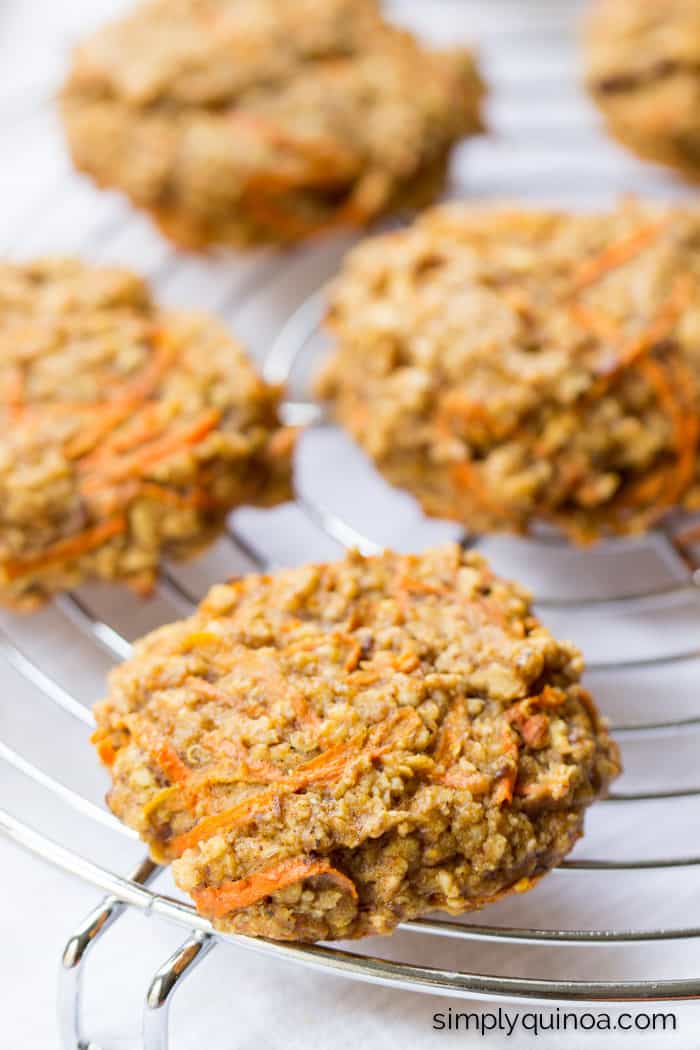 Vegan Carrot Cake Breakfast Cookies - made with quinoa, oats, cashew butter + banana | gluten-free + vegan | recipe on simplyquinoa.com