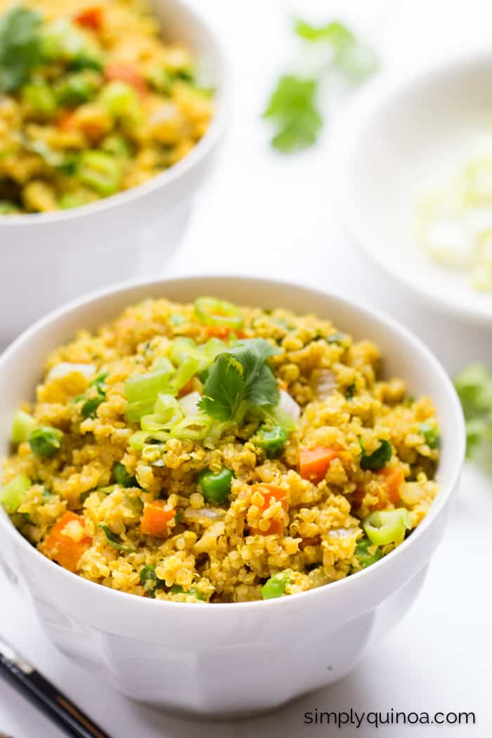 Curry Cauliflower Rice with Quinoa - a quick, easy and vegetarian meal everyone will love | recipe on simplyquinoa.com | gluten-free + vegan