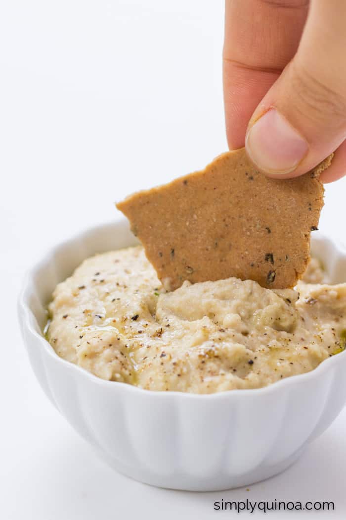 The BEST gluten-free crackers ever >> Garlic Rosemary Quinoa Crackers | recipe on simplyquinoa.com