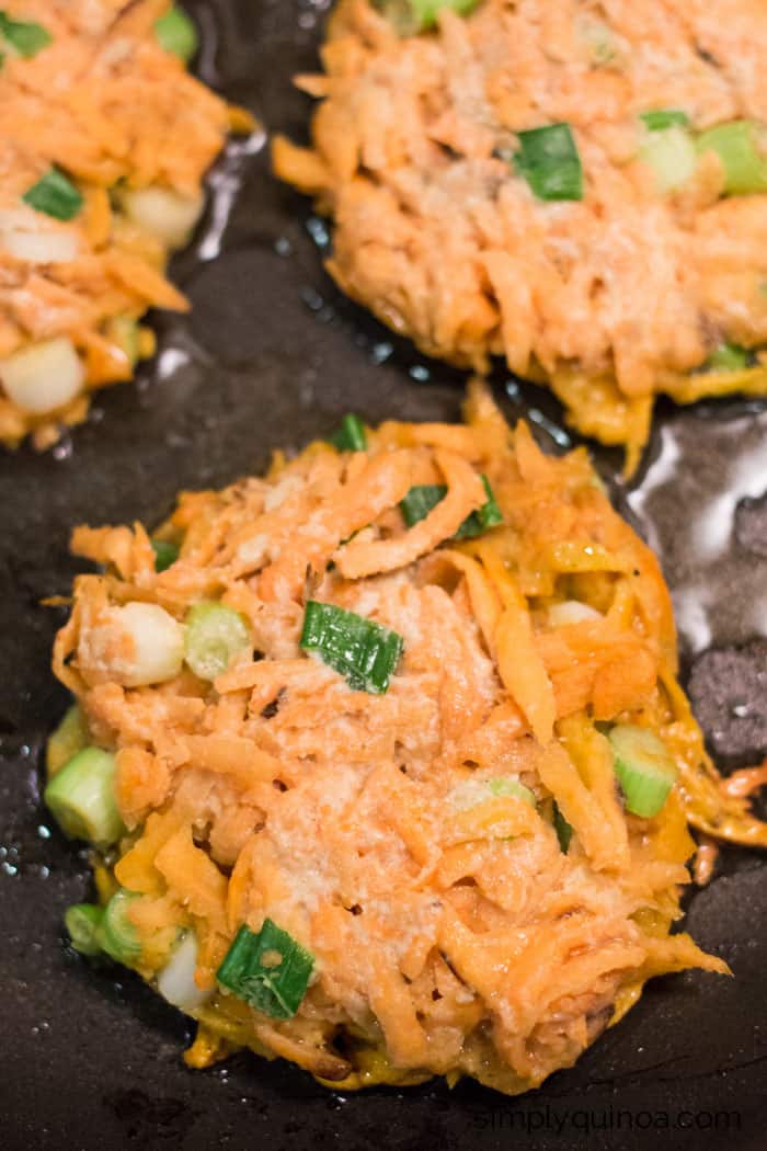 How to make the simplest Sweet Potato Fritters ever. All you need is 5 ingredients! -- full recipe on simplyquinoa.com