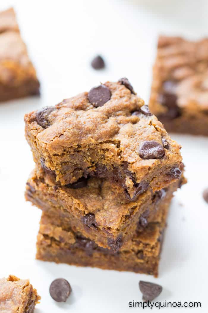 These chocolate chip quinoa cookie bars are soft, chewy and perfectly sweetened - they make the most delicious vegan treat! {gluten-free}