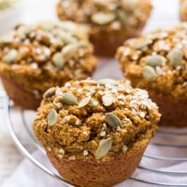 Skinny Pumpkin Quinoa Muffins - sweetened naturally, gluten-free + vegan | recipe on simplyquinoa.com