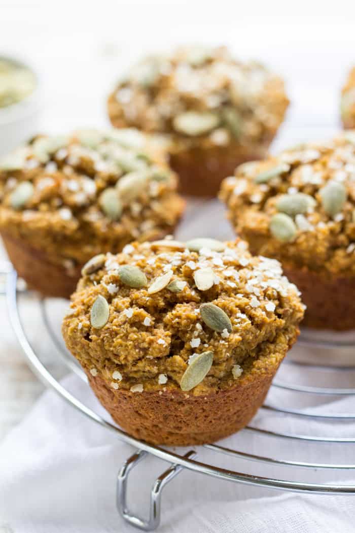 Skinny Pumpkin Quinoa Muffins - sweetened naturally, gluten-free + vegan | recipe on simplyquinoa.com