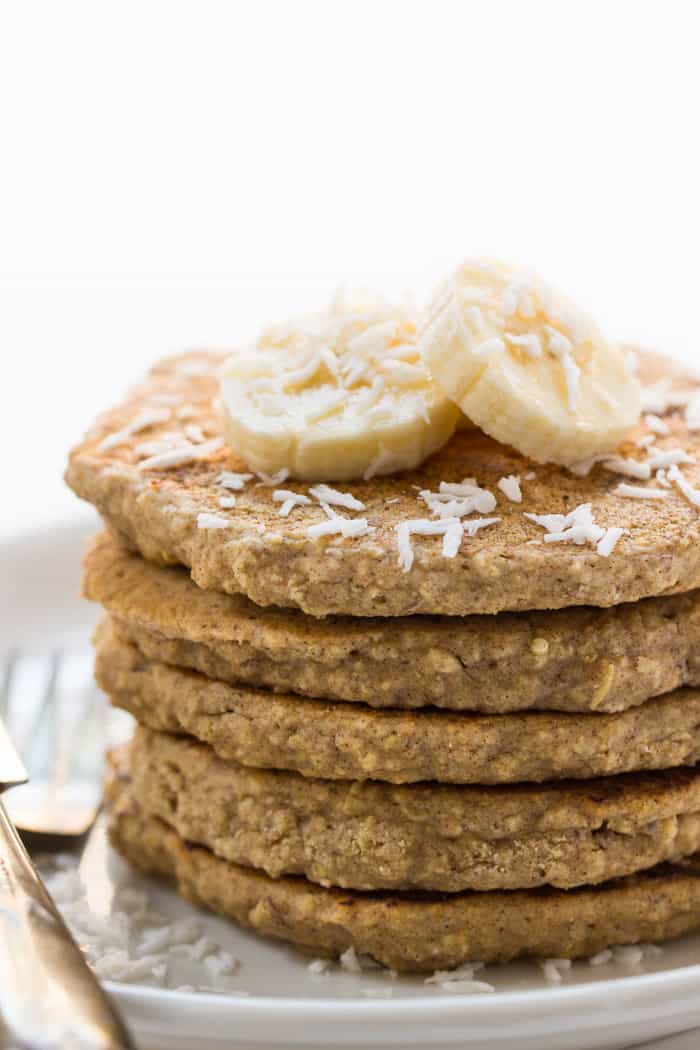 Vegan Cinnamon Oatmeal Quinoa Pancakes - made without any refined grains, sugar or oils | recipe on simplyquinoa.com