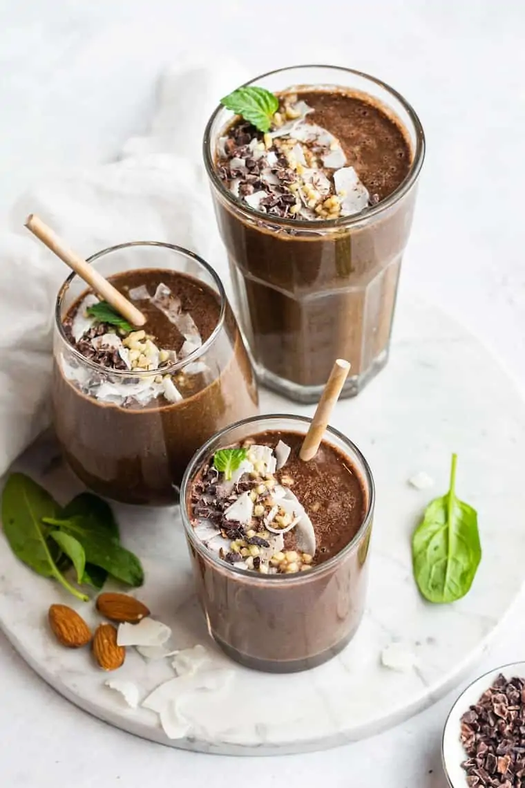 healthy chocolate smoothie that tastes like almond joy