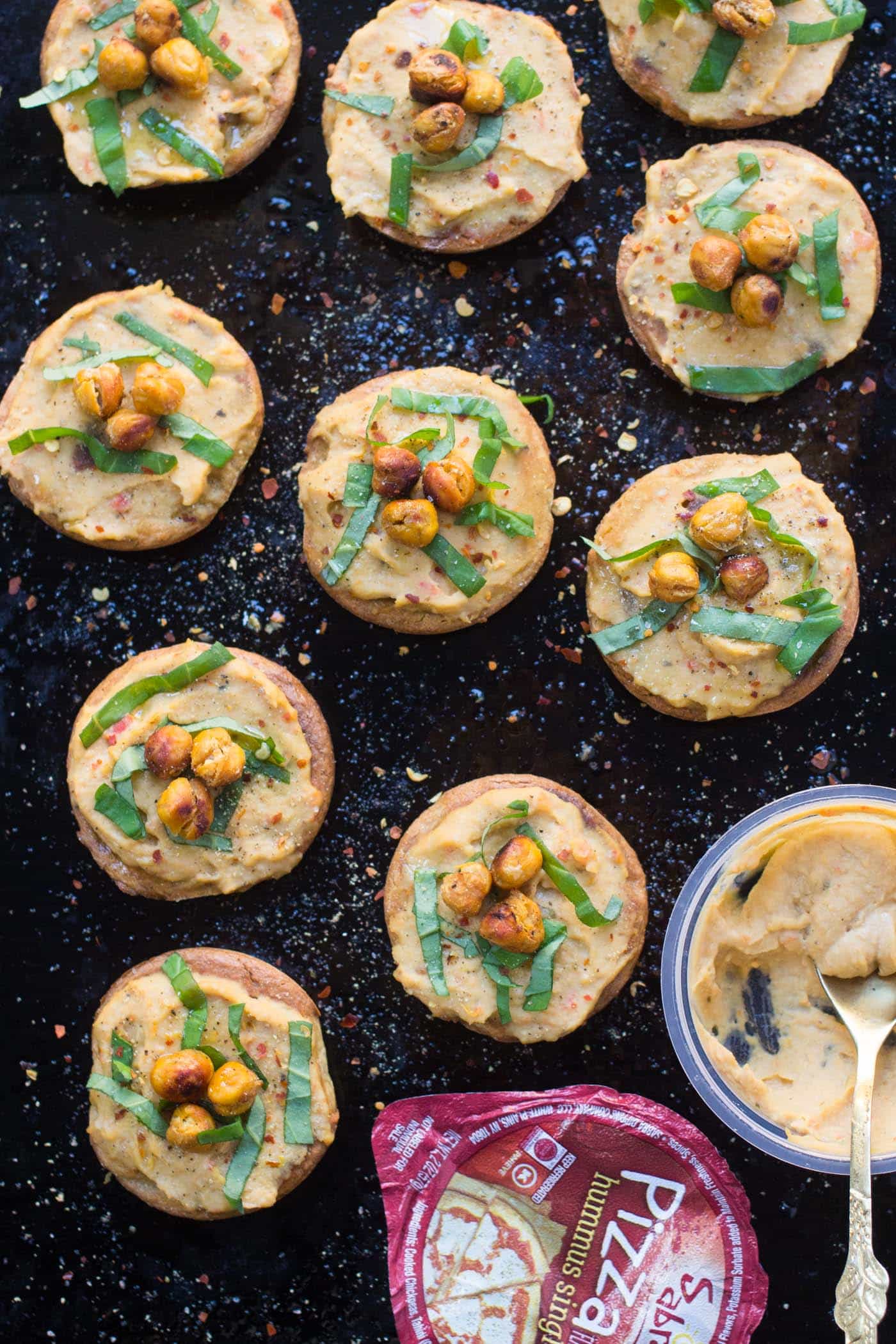 These would be the perfect dish for all my vegan friends - filled with protein, tastes like pizza AND made with quinoa? Perfection!