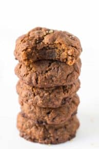 Next holiday cookie swap I'm definitely bringing these vegan gingersnaps! They look so easy to make and I love the healthy ingredients!