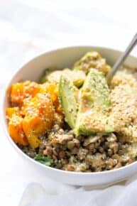 How to make the most EPIC quinoa buddha bowl ever -- just 5 simple steps with a 3-ingredient dressing on top. SO good!